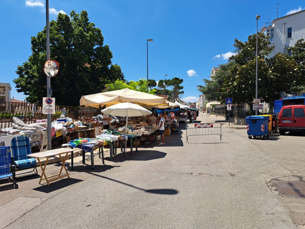 Inviata una nota delle Associazioni al Commissario Prefettizio in cui si chiede lo stop alla proroga delle concessioni senza il nuovo piano del commercio